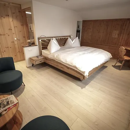 Sonnenhalde, Hotel Arosa