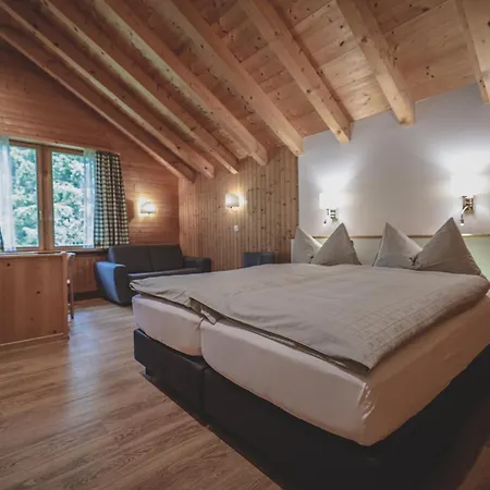 Sonnenhalde, Hotel Arosa