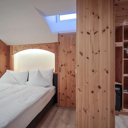 Sonnenhalde, Hotel Arosa