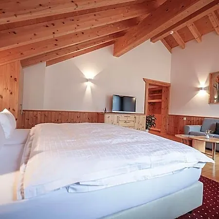 Sonnenhalde, 3*