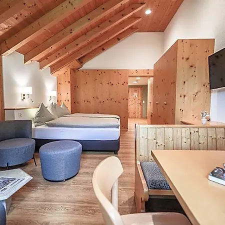 Hotel Sonnenhalde, Arosa