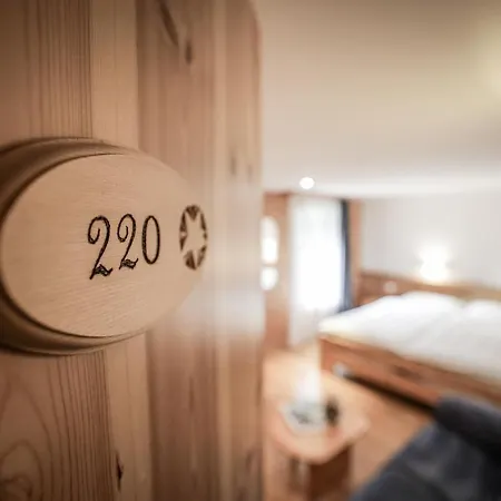 Sonnenhalde, Hotel Arosa